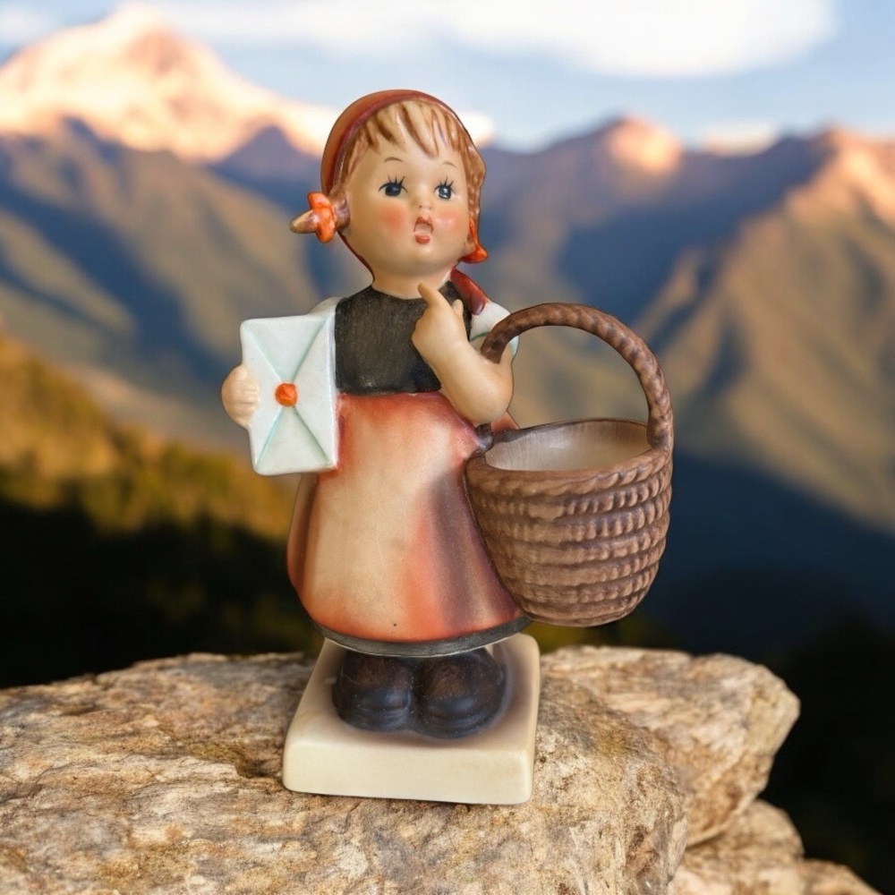 M. I. Hummel Meditation Goebel, Germany porcelain figurine rare retired piece